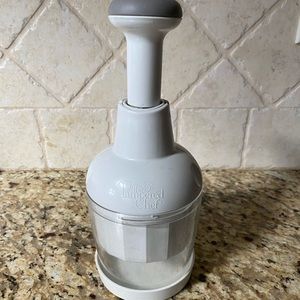 Pampered Chef Chopper